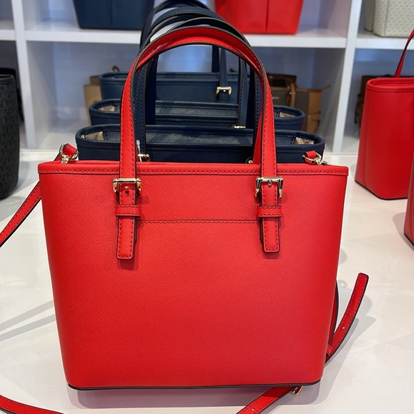 MICHAEL KORS
Jet Set Travel Extra-Small Saffiano Leather Top-Zip Tote Bag
NWT - Picture 5 of 16